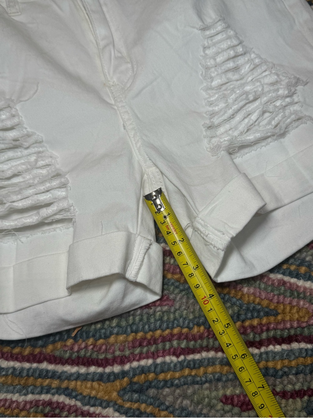 White Distressed Women’s Denim Shorts - Colombian- Butt enhancing - Picture 7 of 7
